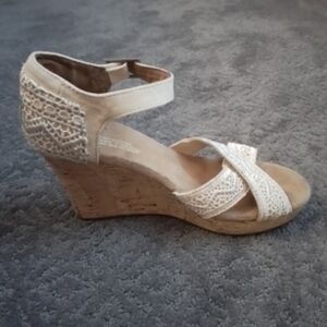 Toms Cream Bohemian Lace Cork Wedge Criss-Cross Strap Sandals - 7